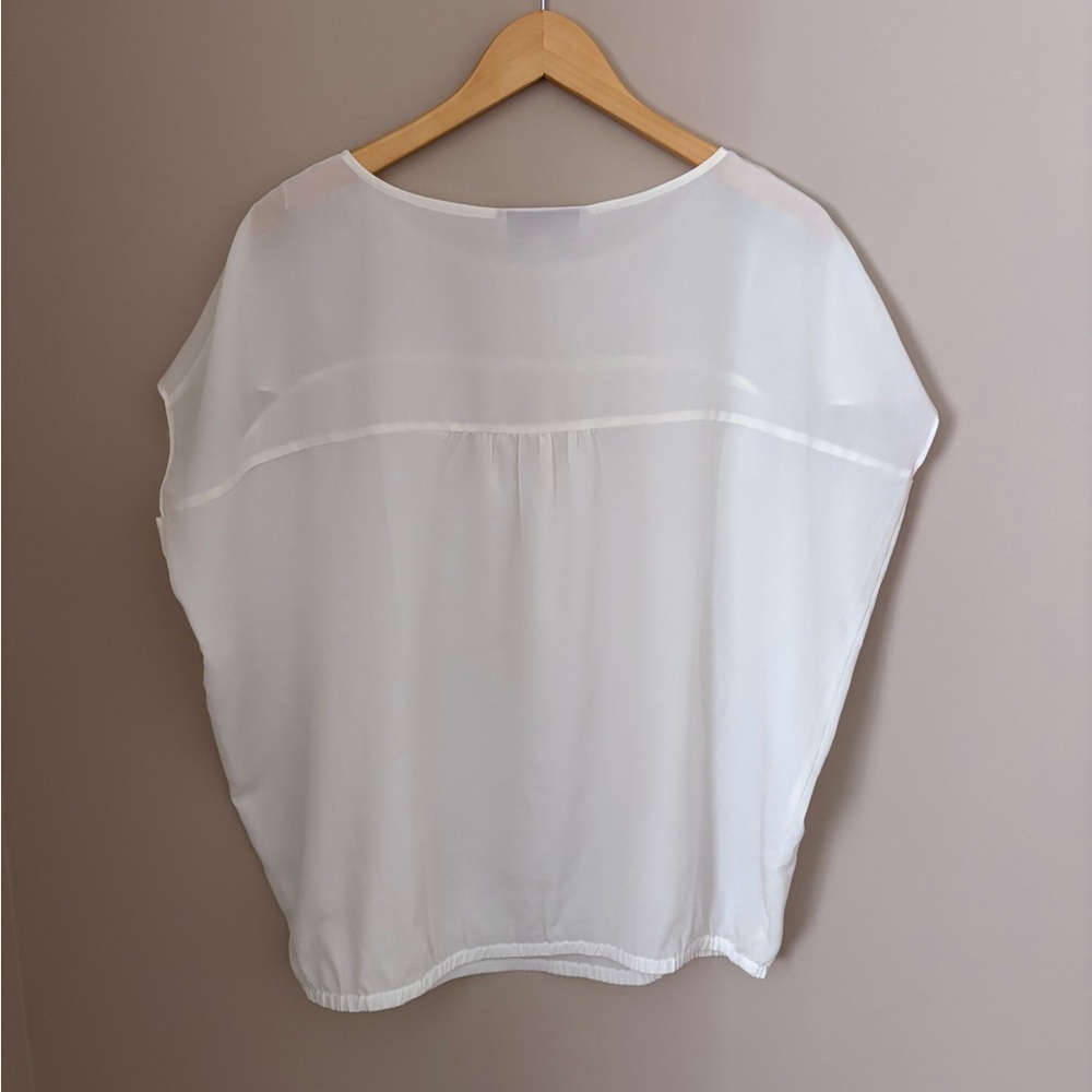 LOFT White Flowy Women’s Blouse size small - Picture 3 of 3